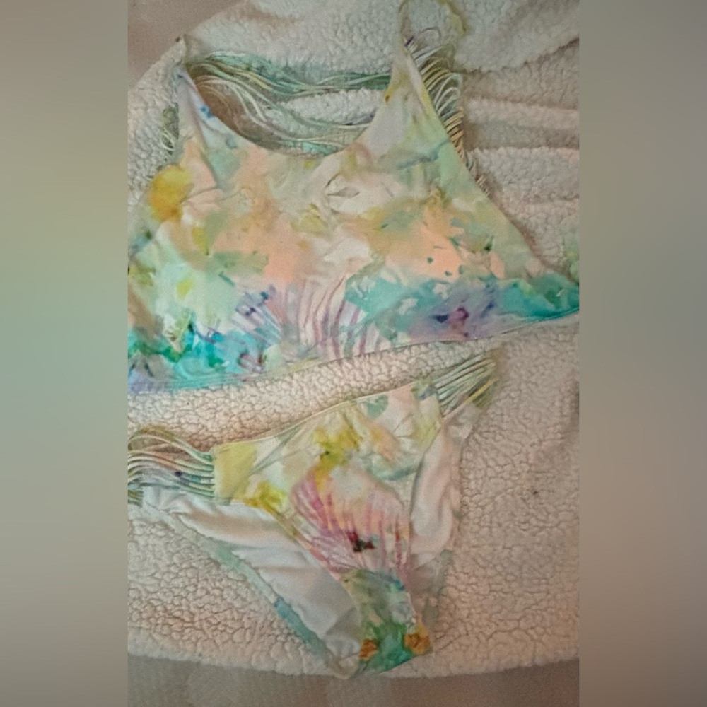 Victoria’s Secret bikini bathing suit